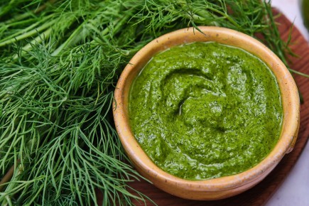 Уникальный зелёный соус: как использовать зелень с пользой
