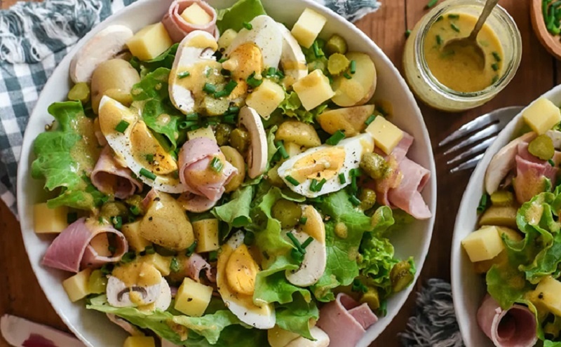 Салат по-французски: как создать атмосферу Парижа за 15 минут