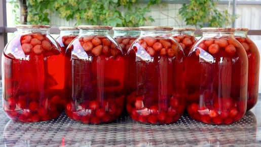 Как правильно делать заготовки: безопасные компоты и мифы о консервировании