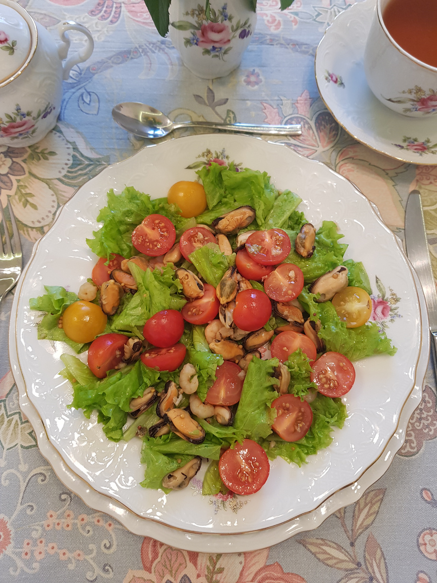 Погружение в лето: свежий средиземноморский салат