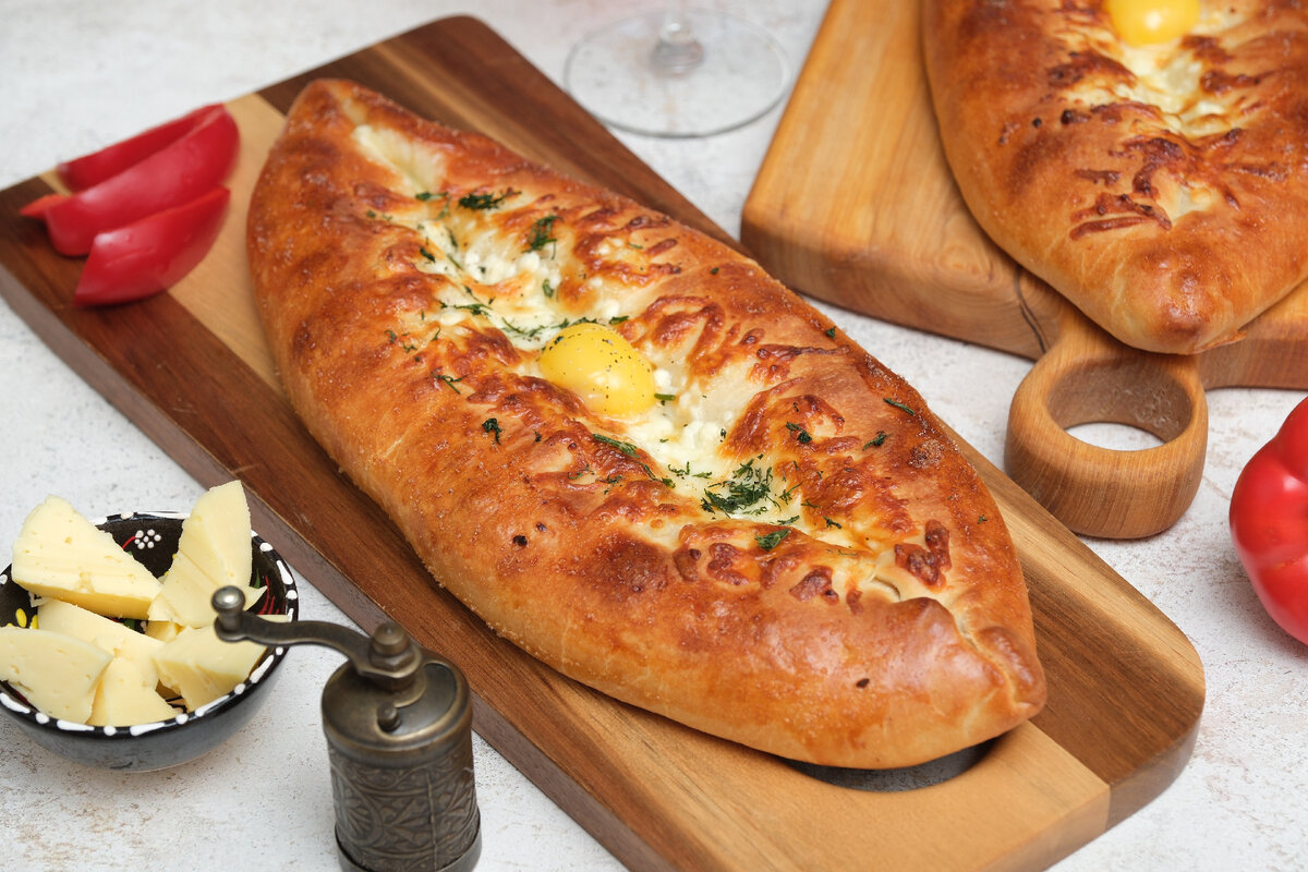 Неповторимый Хачапури по-аджарски: Рецепт, который стоит попробовать