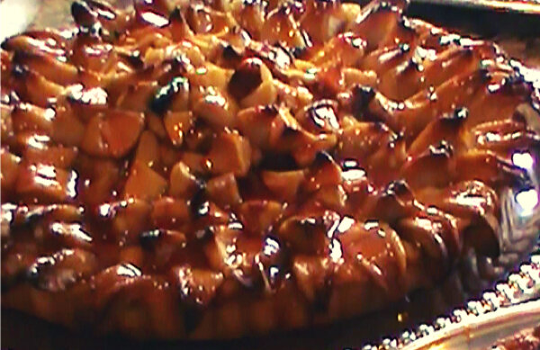 Пирог с томлеными яблоками: восхитительное угощение, которое удивит вас