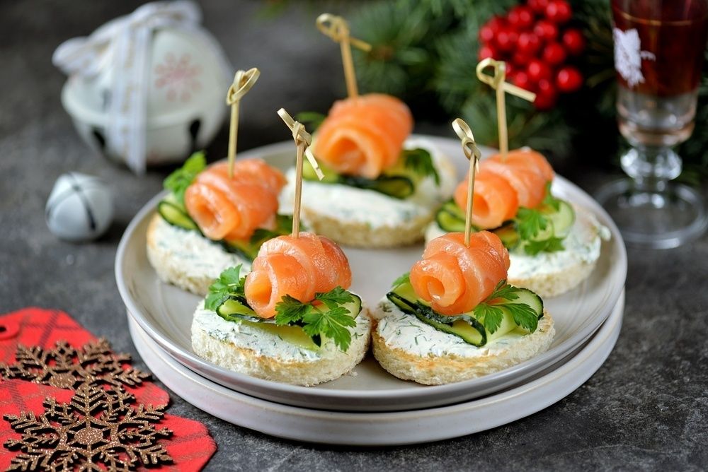 Как удивить гостей без особых усилий: простые закуски для праздника