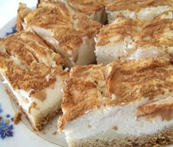 Нежный пирог с яблоками и творогом: идеальный десерт для осени