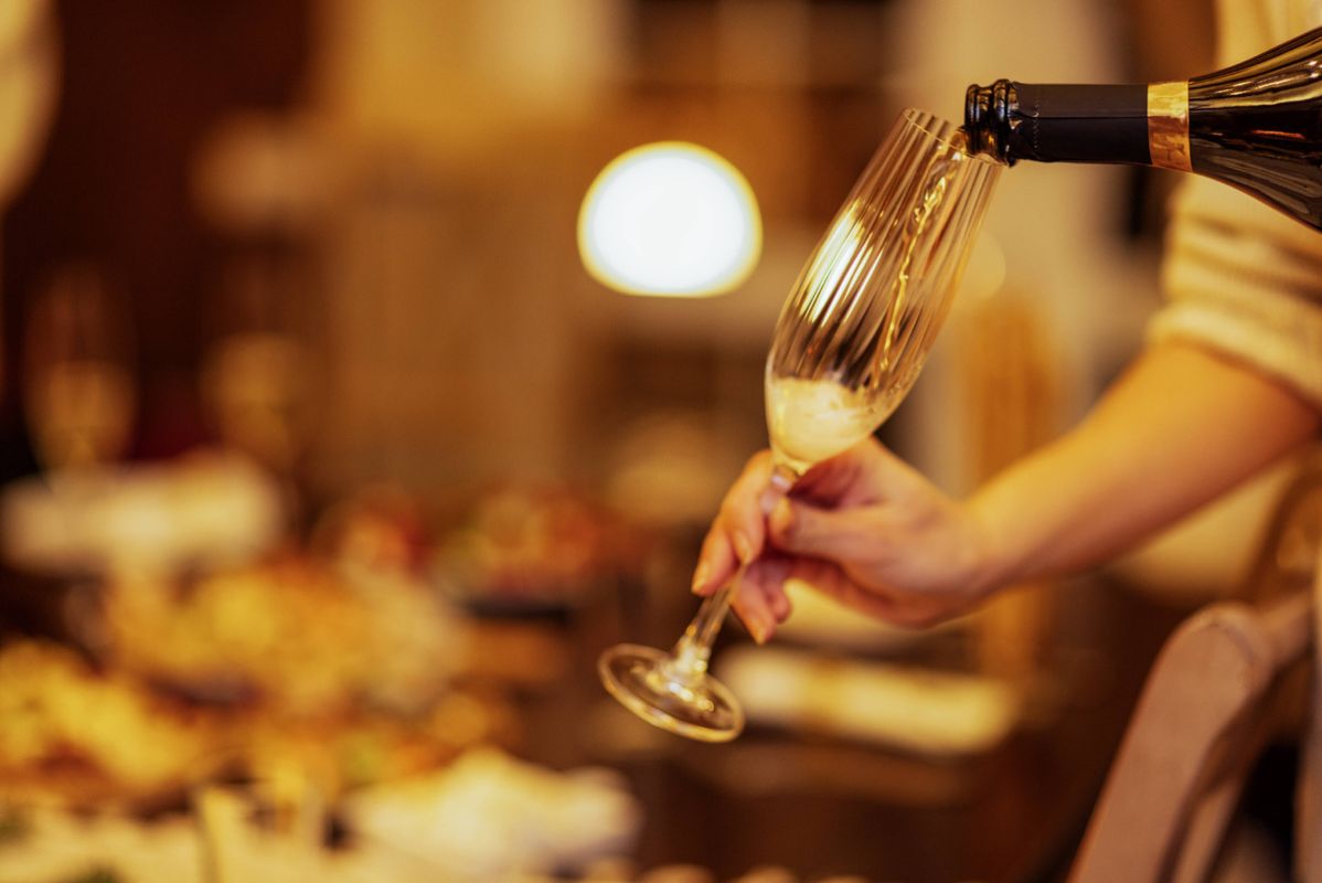 Игристые вина на Новый год: выбираем лучшее для праздника