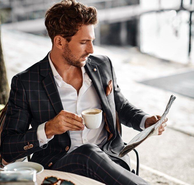 Сумасшедший инцидент в ночном клубе: вышибалы и украденный журнальный столик