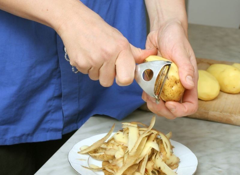 Как картофельные очистки могут улучшить здоровье ваших растений