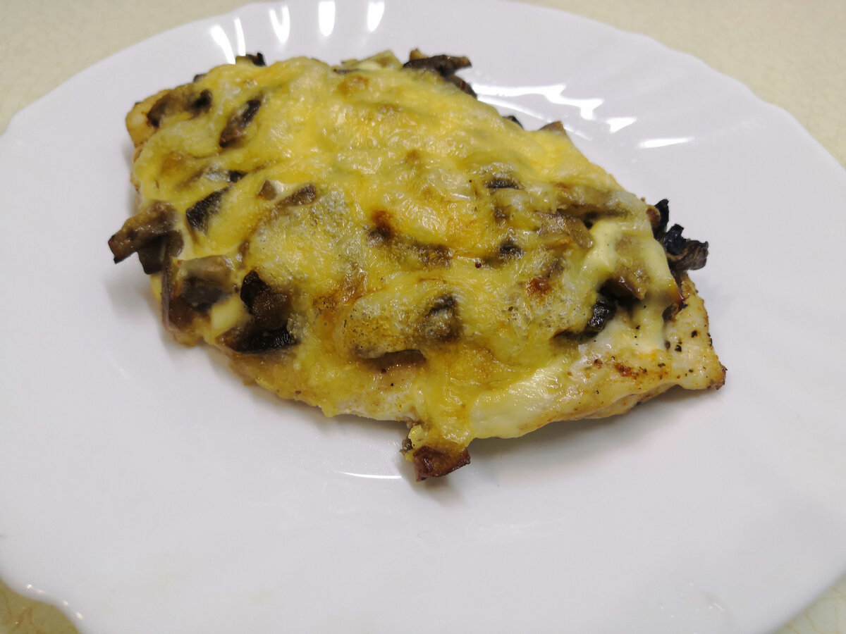 Ужин без хлопот: куриная грудка с грибами в духовке