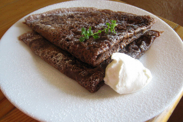 Нежные гречневые блинчики с ягодным акцентом