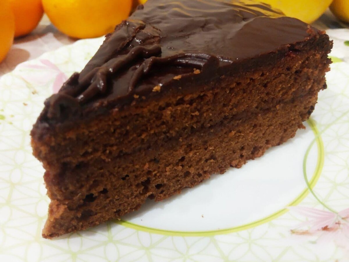 Классический торт «Захер»: шоколадное наслаждение с земляничным акцентом