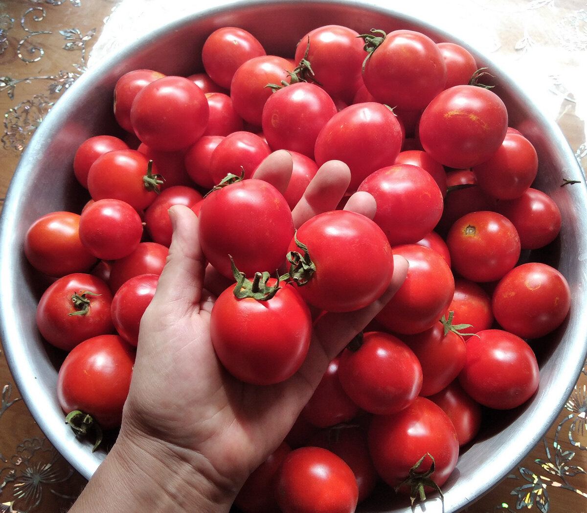 Как заготовить помидоры в собственном соку: секреты и простые шаги