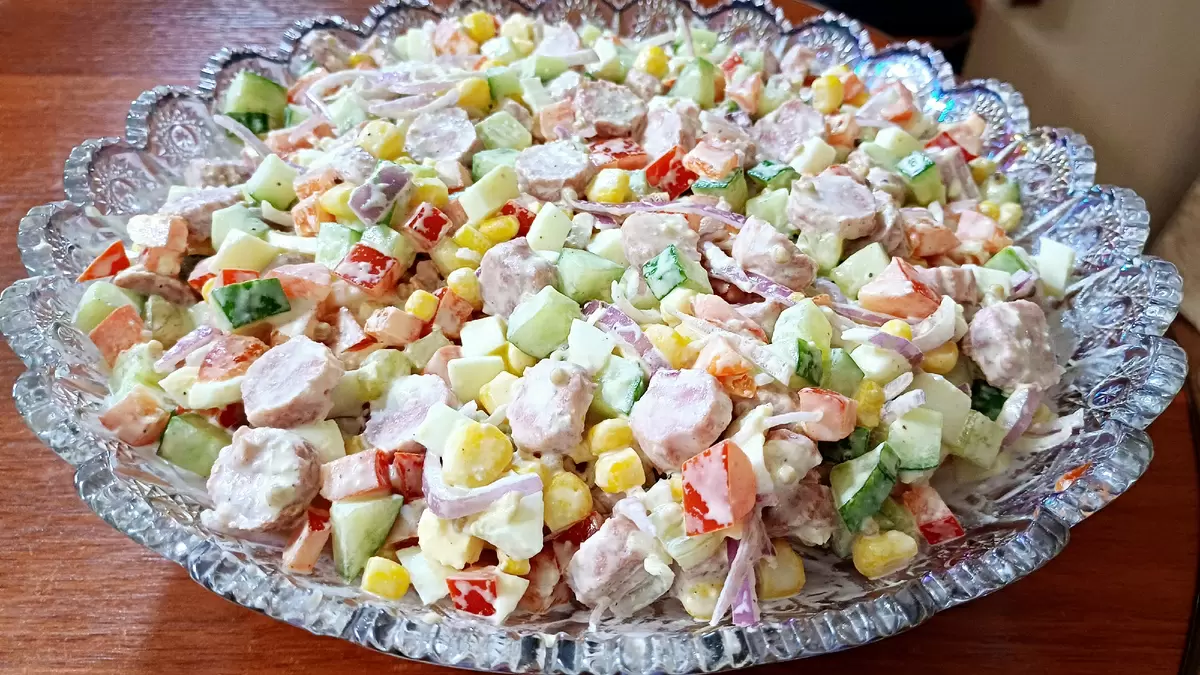 Салат «Радуга»: яркое угощение для любого стола