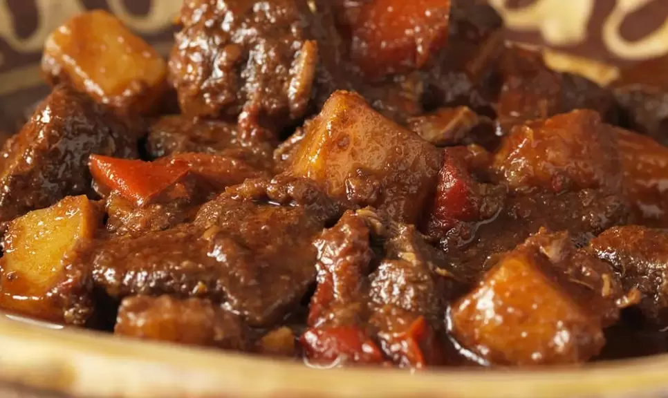 Вкусный венгерский гуляш: традиционный рецепты с копченостями и фасолью