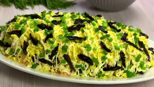 Печень трески под шубой: яркий акцент на праздничном столе