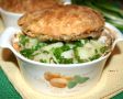Вкусное мясное чудо: горшочки с овощами и грибами под хлебной корочкой