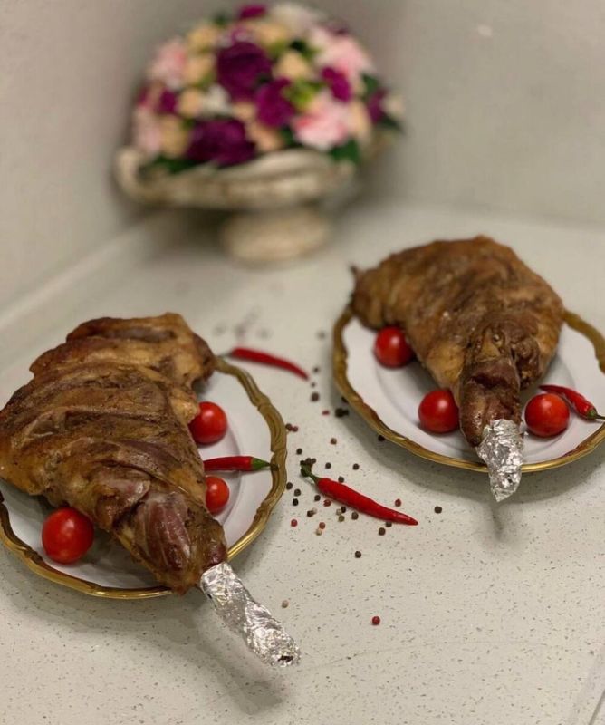 Баранья нога, запечённая в духовке: сочная, ароматная, как в ресторане